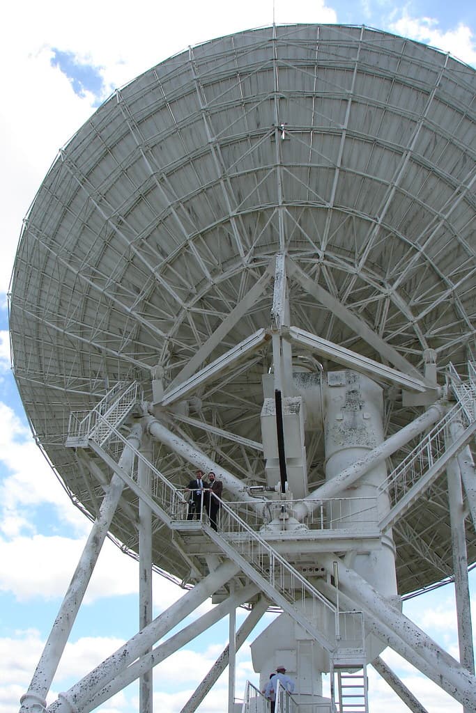 Microchip Tech, Vicor: Space Satellite Chips Are Underpriced. Buy Now