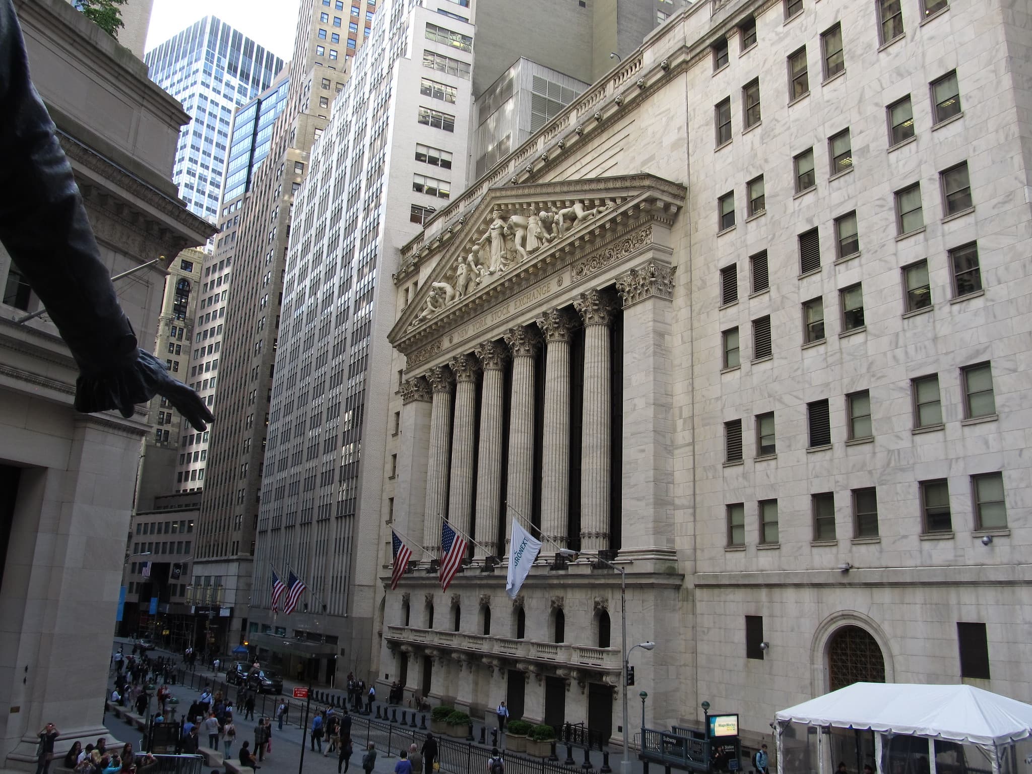 S&P 500 Faces Margin Pressure as Major Employers Resume Hiring