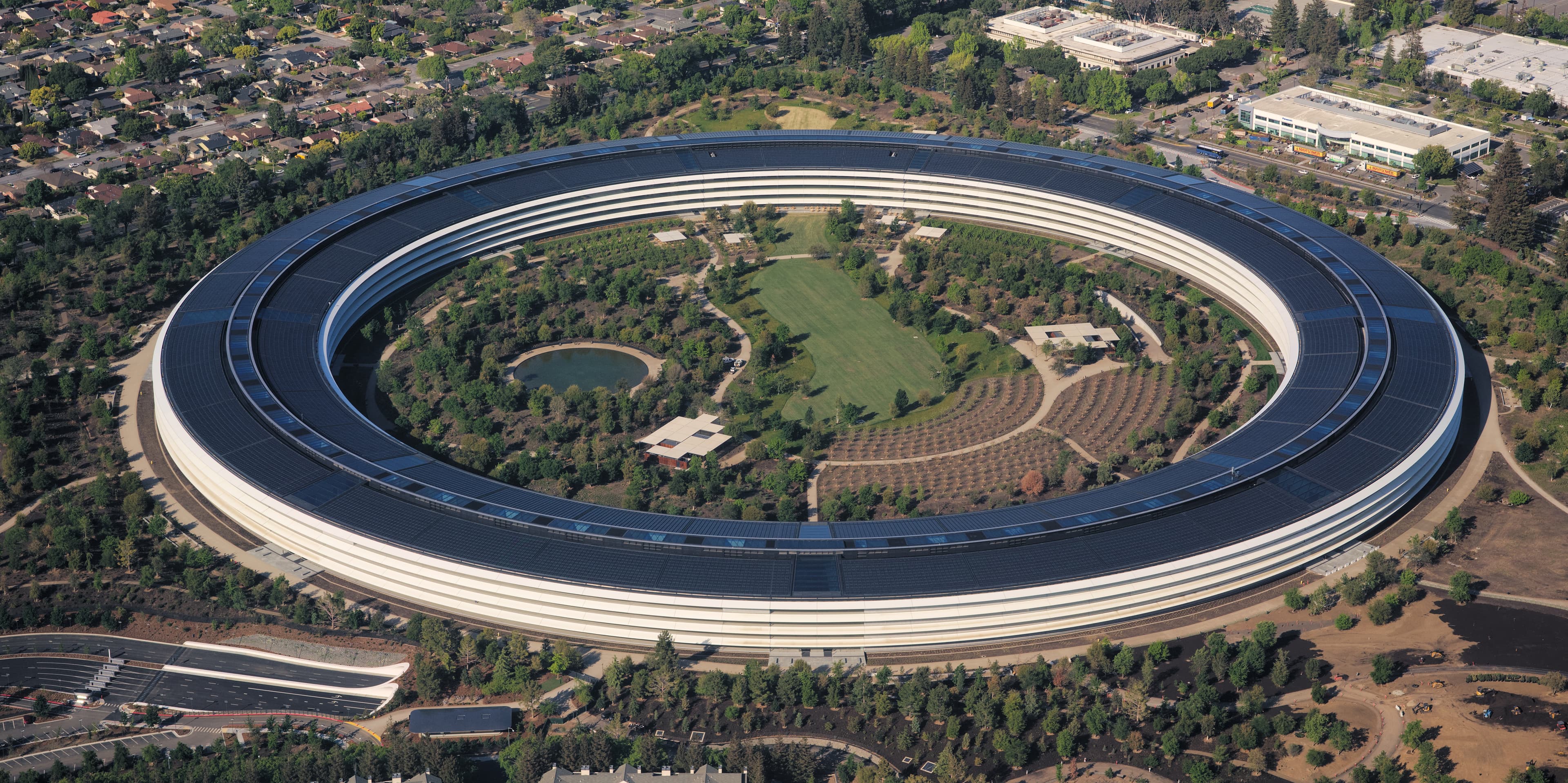 U.S. Senators Demand Apple Drop Blacklisted Chinese Chip Suppliers